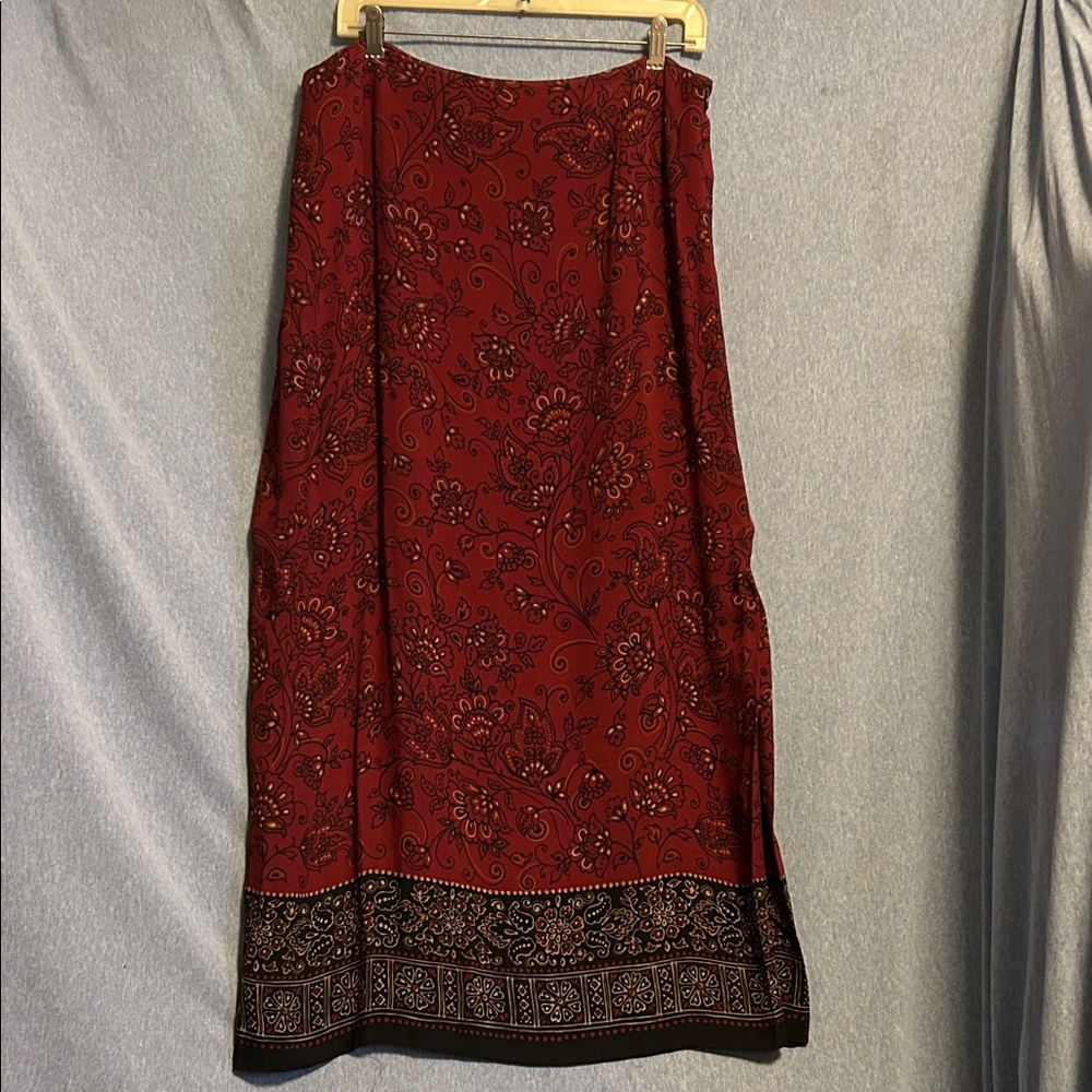 Jones New York Red Paisley Border Maxi Skirt size 16